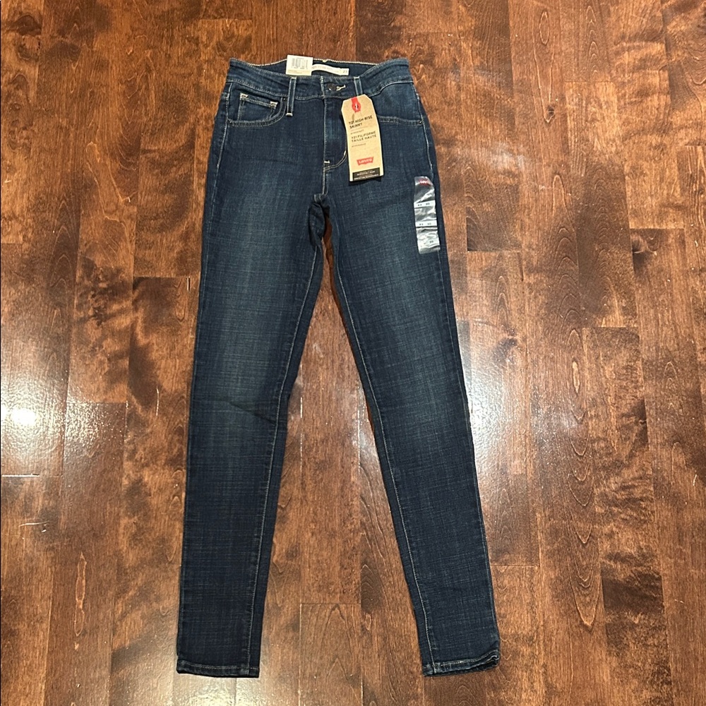 BNWT Levi’s 721 high-rise skinny jeans